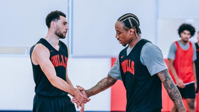 1645519822533062256.jpg 211001_samsmith_zachlavine_demarderozan_16x9.jpg